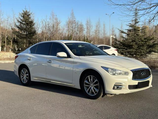 Infiniti Q50L