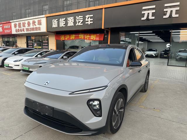 NIO EC7