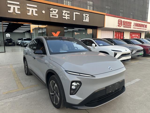 NIO EC7