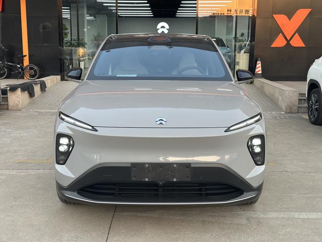 NIO EC7