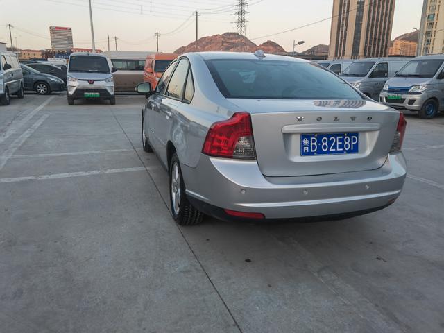 Volvo S40