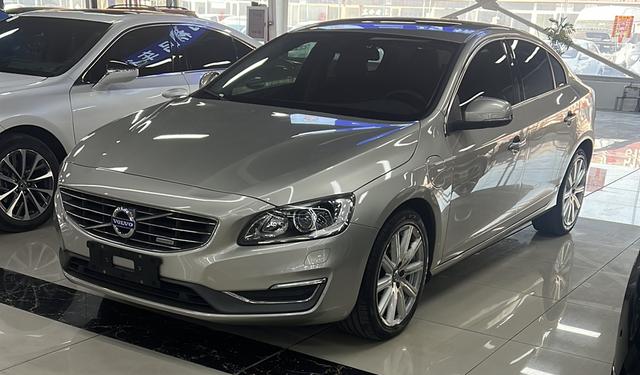 Volvo S60 PHEV