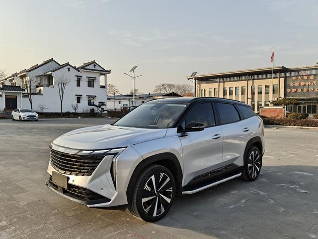 Geely Atlas L