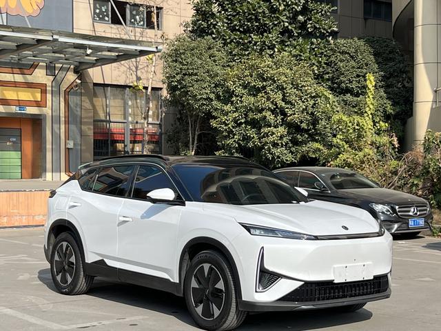 Dongfeng Fengshen L7 PHEV