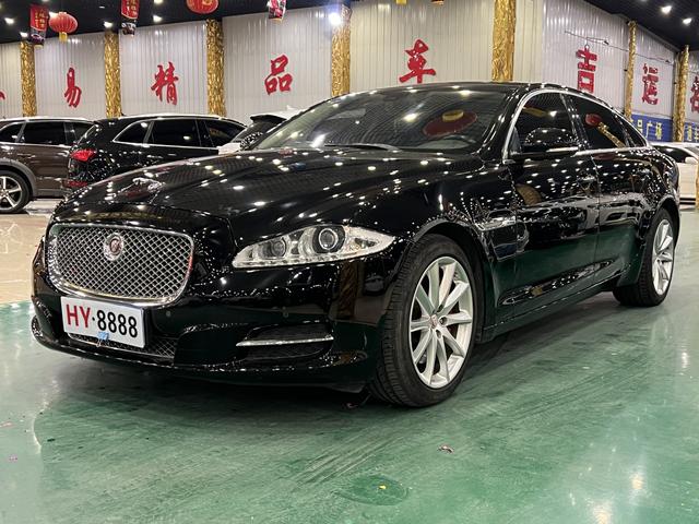 Jaguar XJ