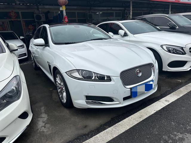 Jaguar XF