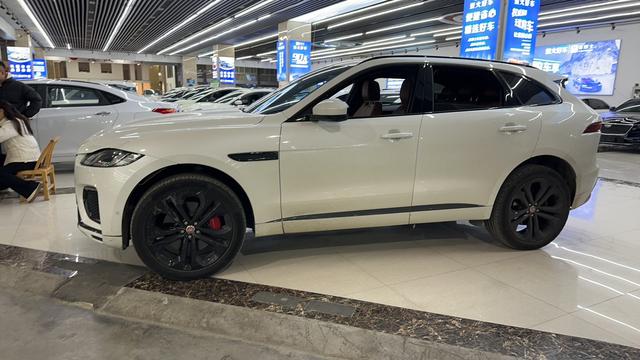 Jaguar F-PACE