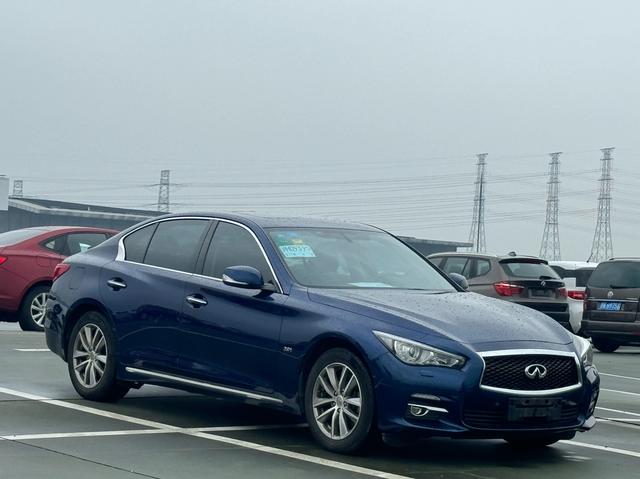 Infiniti Q50L