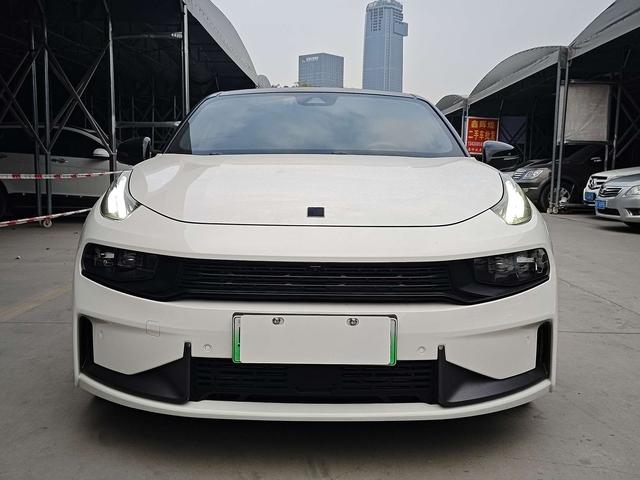 Lynk & Co 03 PHEV