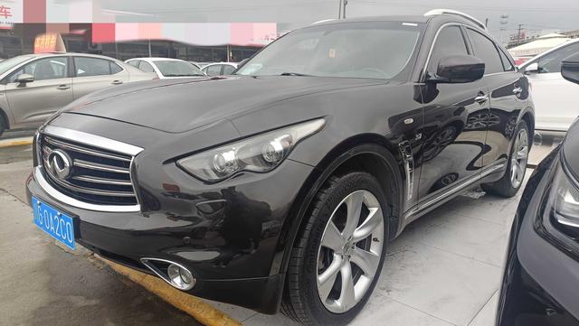 Infiniti QX70