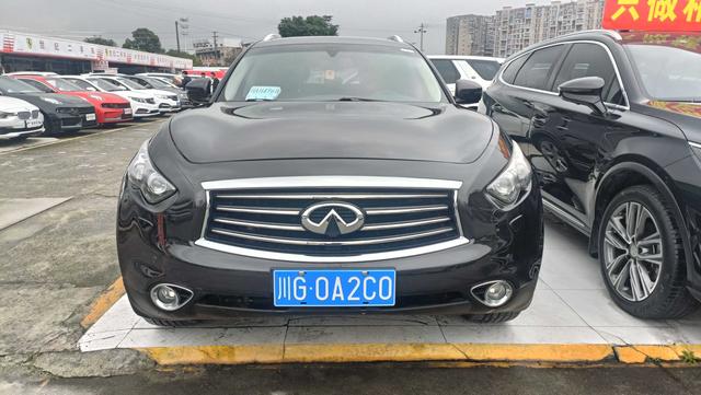 Infiniti QX70