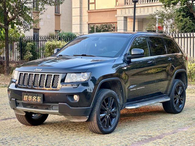 Jeep Grand Cherokee (imported)