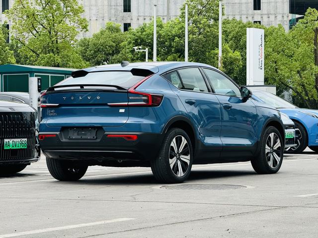 Volvo C40 EV