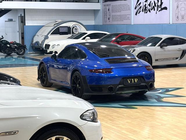 Porsche 911