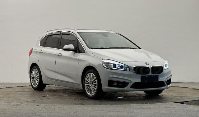 BMW 2 series station wagon (imported)