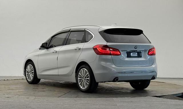 BMW 2 series station wagon (imported)