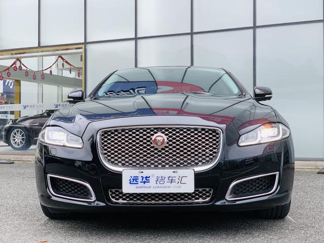 Jaguar XJ