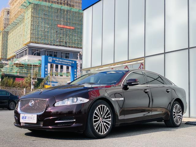 Jaguar XJ