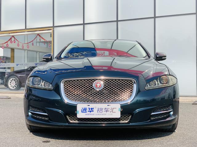 Jaguar XJ