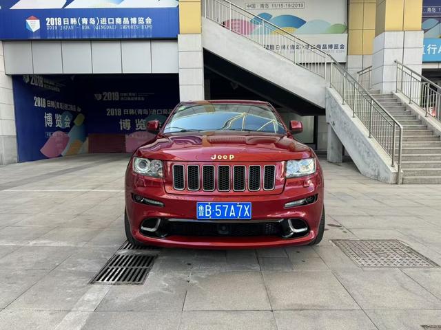 Jeep Grand Cherokee SRT