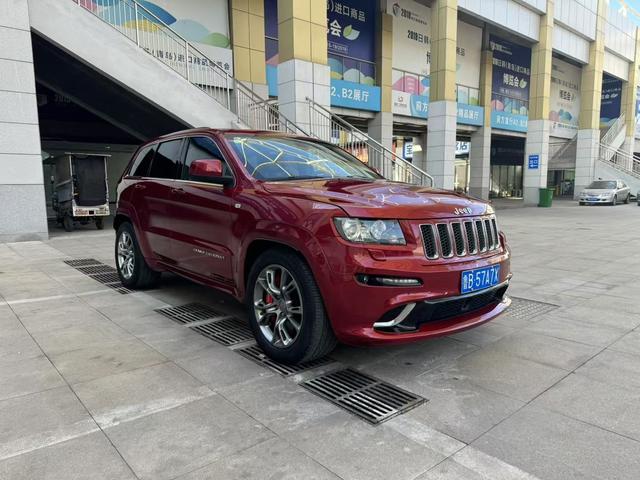 Jeep Grand Cherokee SRT