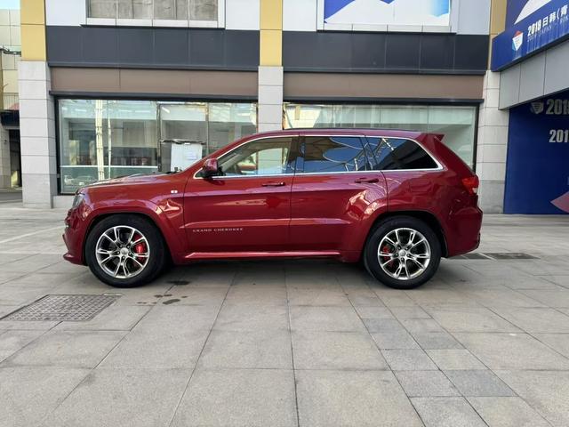 Jeep Grand Cherokee SRT