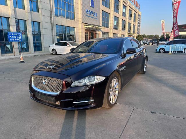 Jaguar XJ