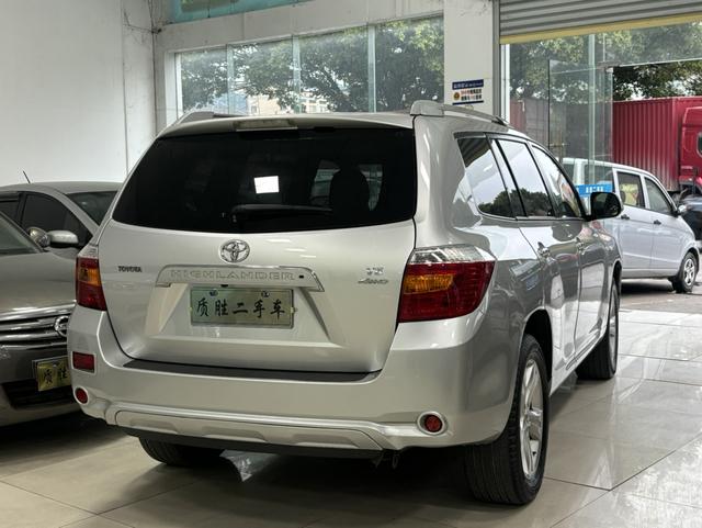 Toyota Highlander (imported)