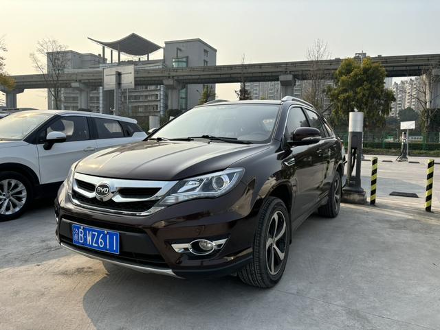 BYD S7