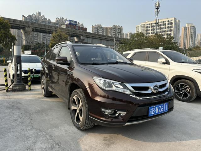 BYD S7