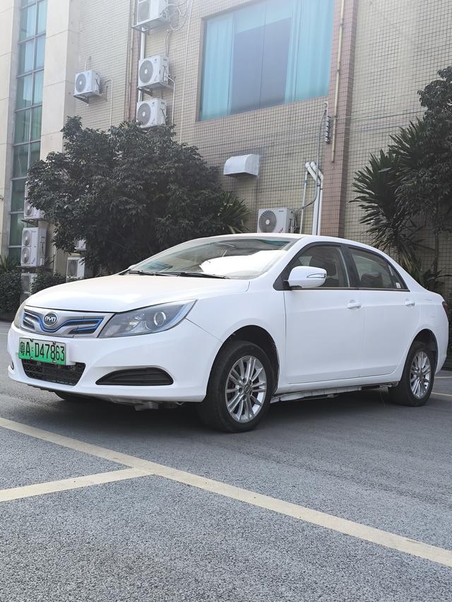 BYD e5