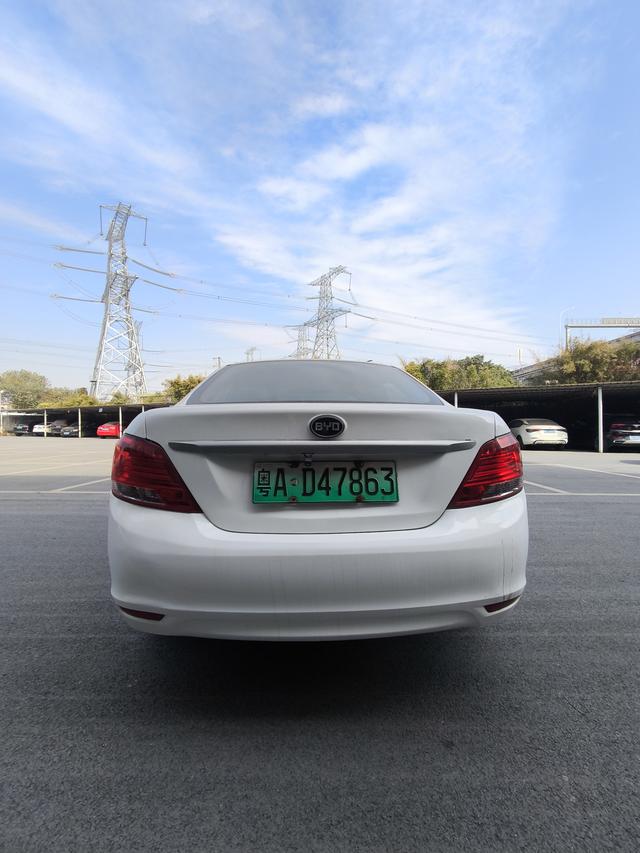 BYD e5