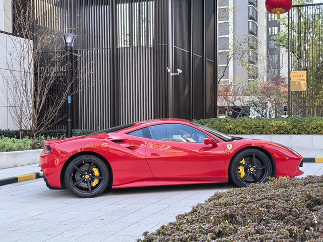 Ferrari 488