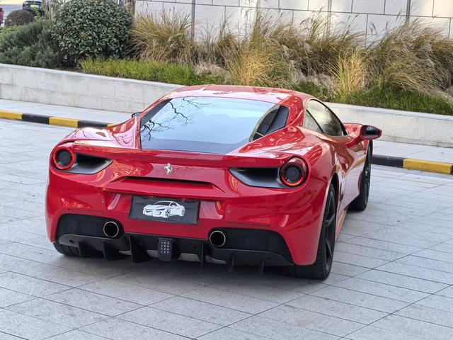 Ferrari 488