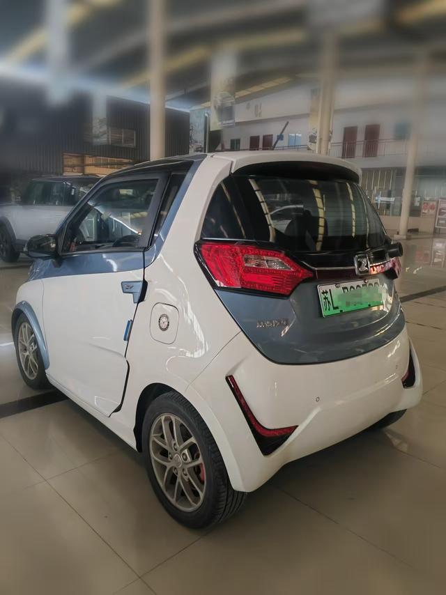 Zotye E200