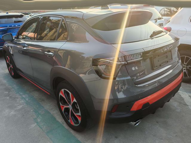 Lynk & Co 02 PHEV