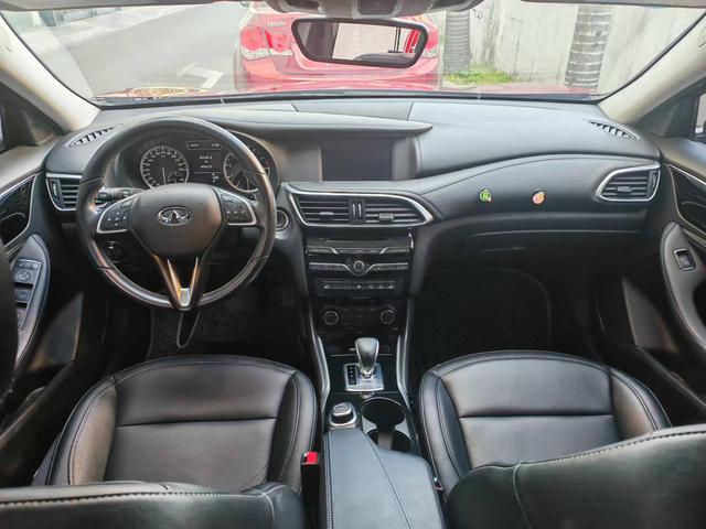 Infiniti QX30