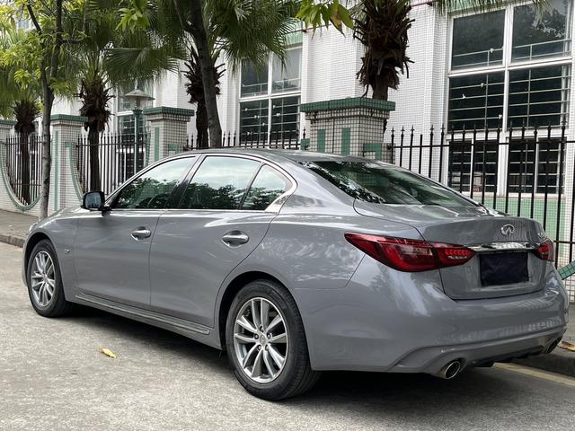 Infiniti Q50L