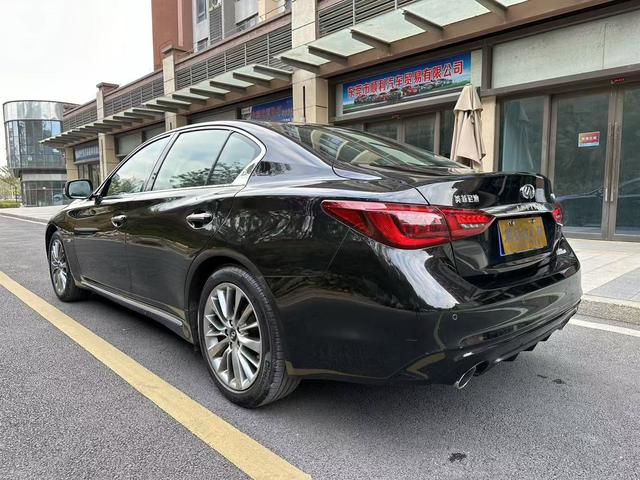 Infiniti Q50L