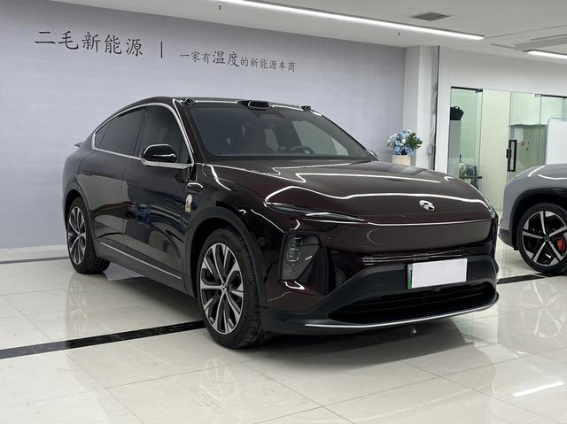 NIO EC7