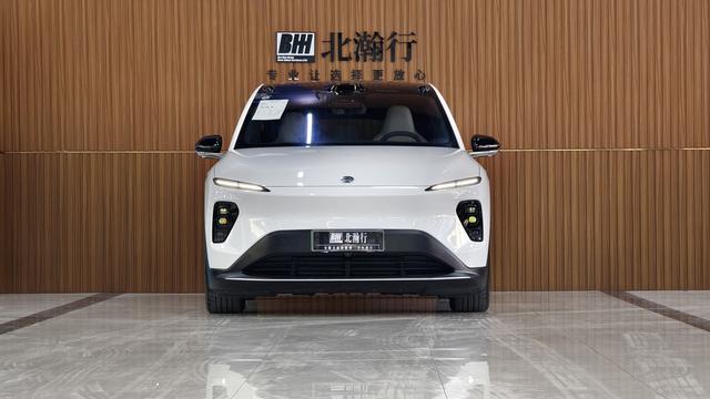 NIO EC7