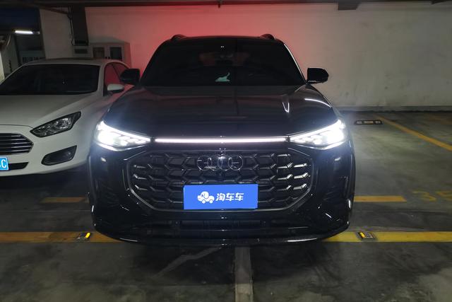 Audi Q6