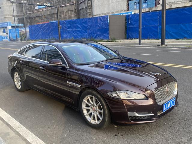 Jaguar XJ