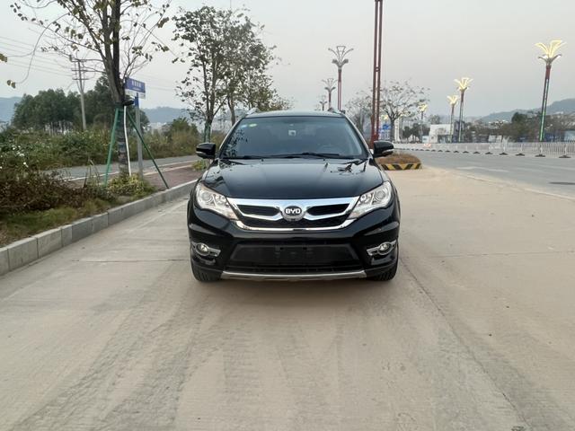 BYD S7