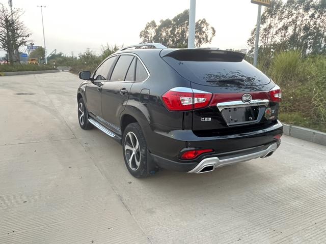 BYD S7