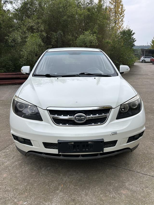 BYD S6