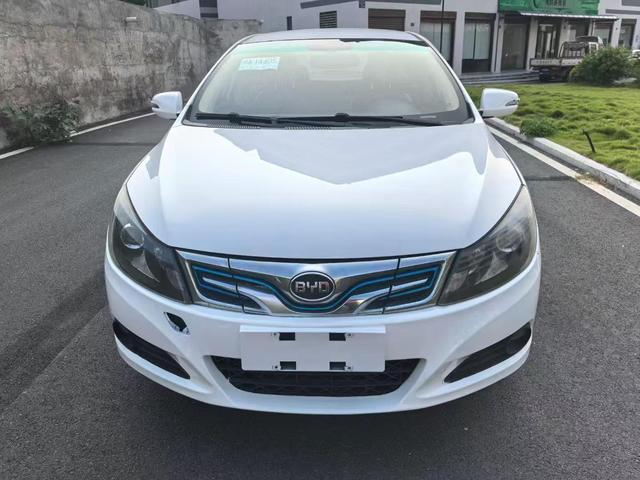 BYD e5