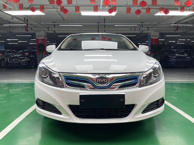 BYD e5