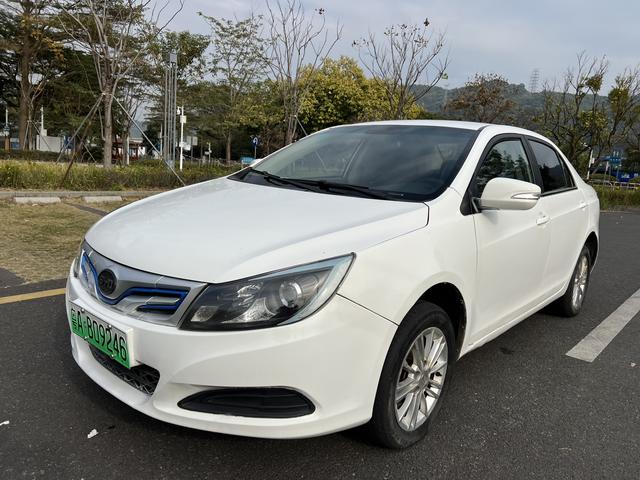 BYD e5