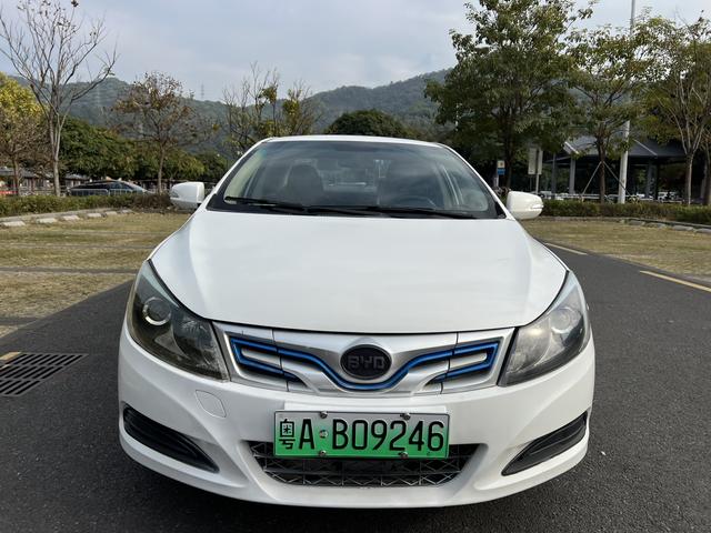 BYD e5